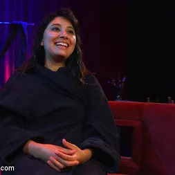 Nenetl Avril en Encontrado y follado: una parodia de gangbang (foto 21) Nenetl Avril en 'Kink' Encontrado y follado: una parodia de gangbang (Miniatura 21)