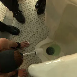 Nerine Mechanique に 'Kink' サービスデイ：トイレの義務 (サムネイル 8)