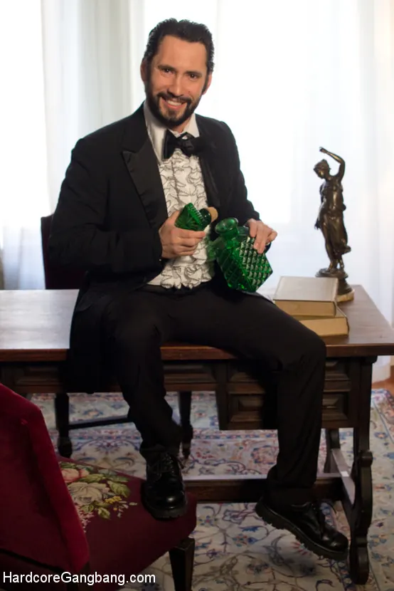 Kink '¡La estudiante universitaria loca por las pollas se lleva todas las pollas herméticamente!' protagonizando Nickey Huntsman (foto 3)