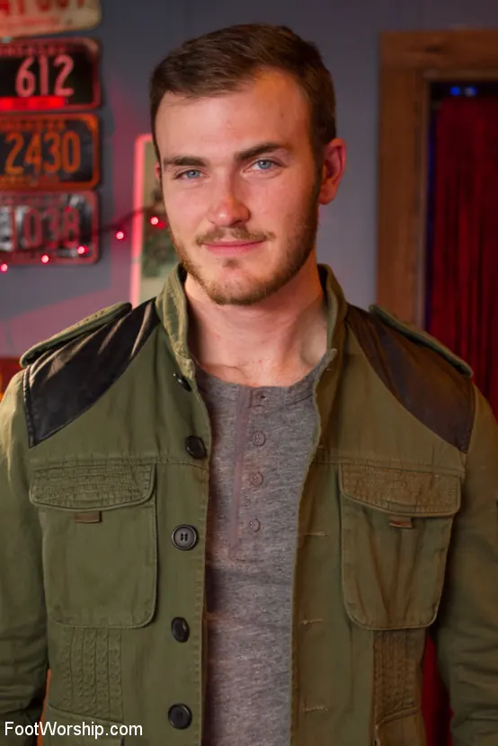 Kink 'La perra desagradable Nikki se moja en el bar de moteros' protagonizando Nikki Darling (foto 2)