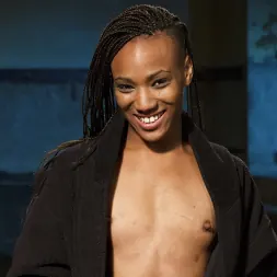 Nikki Darling に 'Kink' ニッキーダーリンに混乱を引き起こす (サムネイル 2)