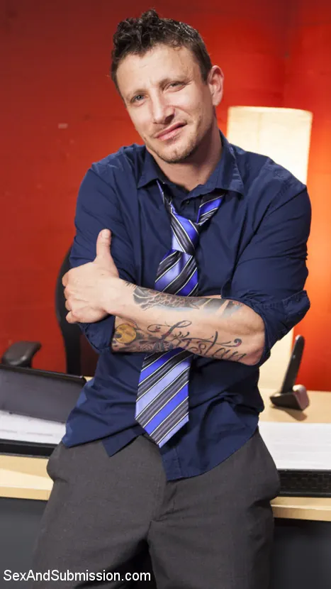 Nikki Delano に '私のホットボス尻のファック' from 'Kink' (写真 18) Kink '私のホットボス尻のファック' 主演 Nikki Delano (写真 18)