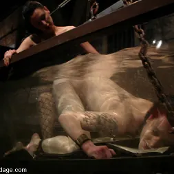 Nina in 'Kink' and Princess Donna Dolore (Thumbnail 11)