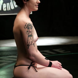 Nina en 'Kink' El pirata (4-1) vs. la diosa (5-0) Noticia de última hora: el pirata saquea a la diosa. (Miniatura 1)