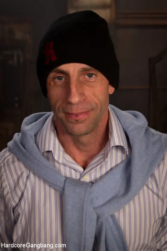 Kink 'Gangbang entre padre e hija' protagonizando Nora Riley (foto 12)