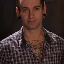 Nora Riley en 'Kink' Gangbang entre padre e hija (Miniatura 15)