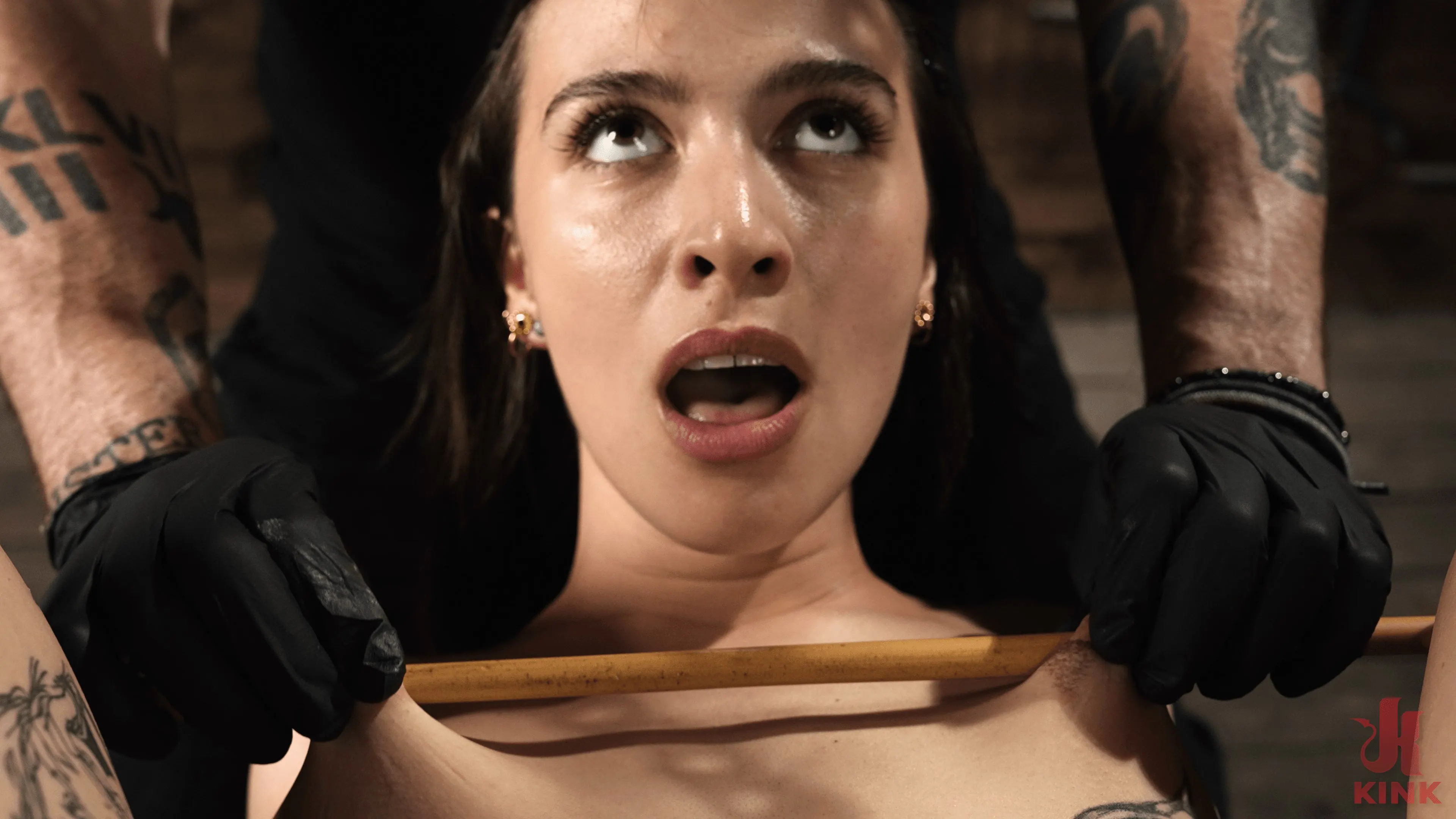 Kink 'ノヴァの炎:遠くに行く' 主演 Nova Flame (写真 4)