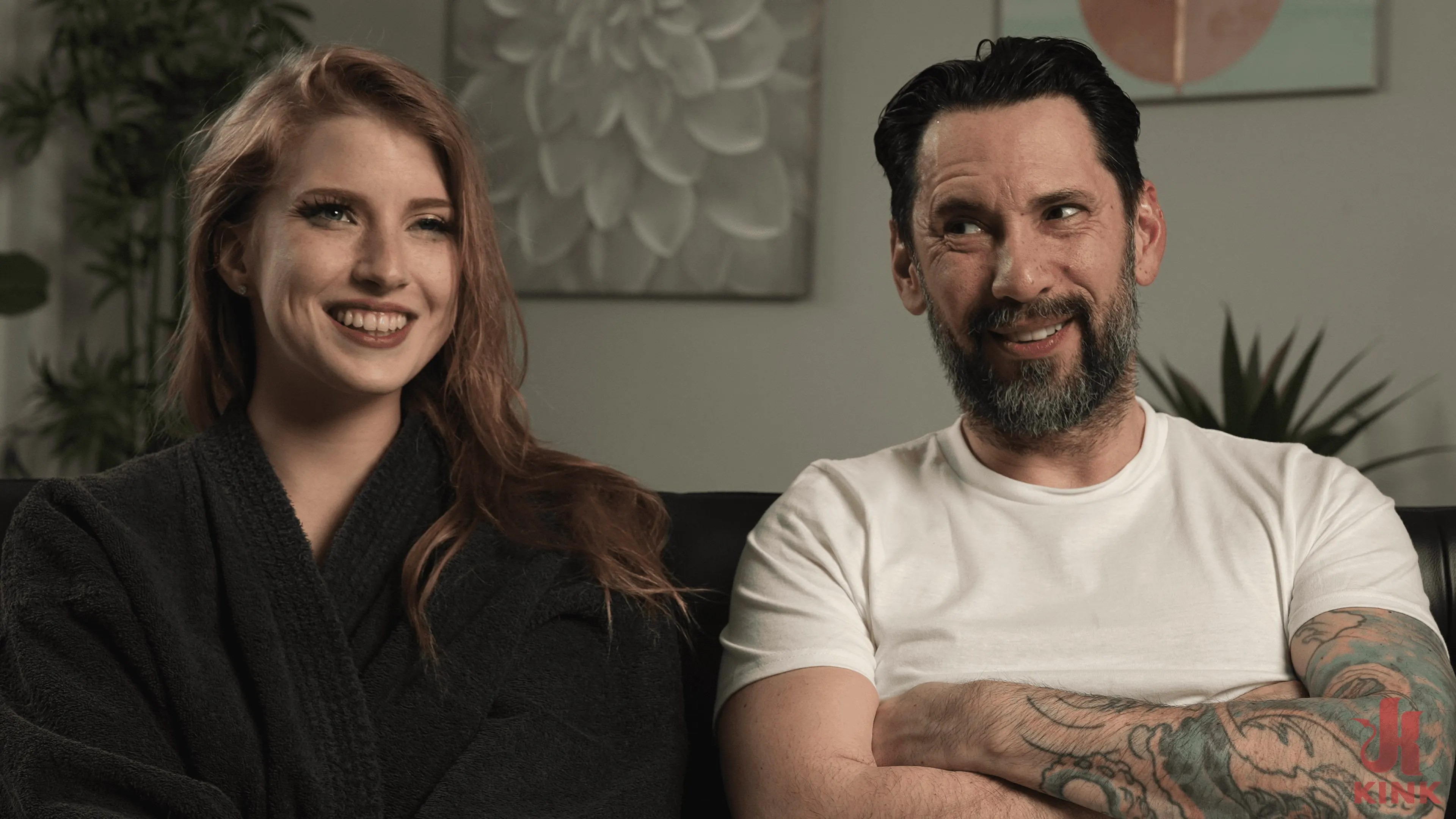 Octavia Red に '上司を軽蔑しない' from 'Kink' (写真 23) Kink '上司を軽蔑しない' 主演 Octavia Red (写真 23)