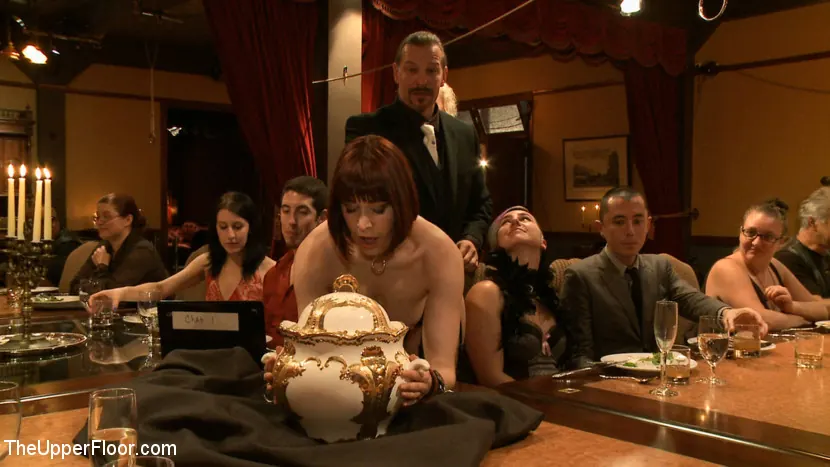 Odile en 'Cena comunitaria: corrigiendo a O y desmantelando a Siouxie' from 'Kink' (foto 13) Kink 'Cena comunitaria: corrigiendo a O y desmantelando a Siouxie' protagonizando Odile (foto 13)