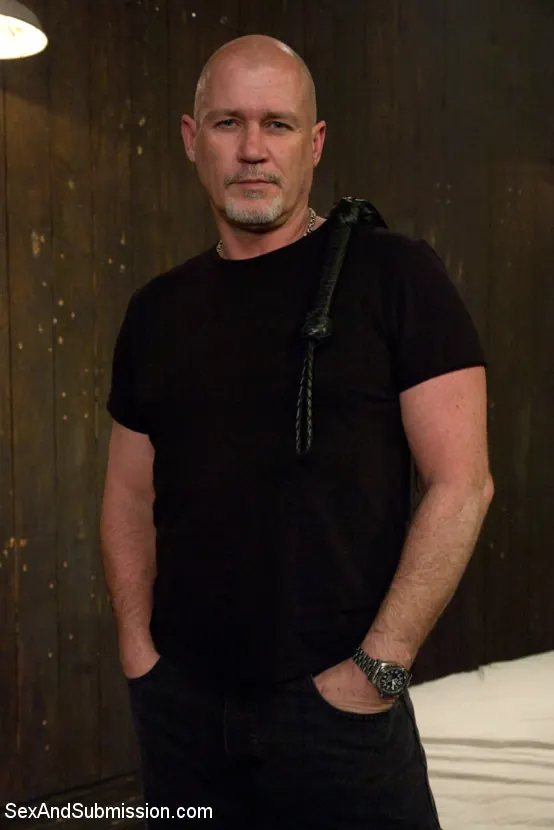 Odile に 'スリット競争' from 'Kink' (写真 17) Kink 'スリット競争' 主演 Odile (写真 17)