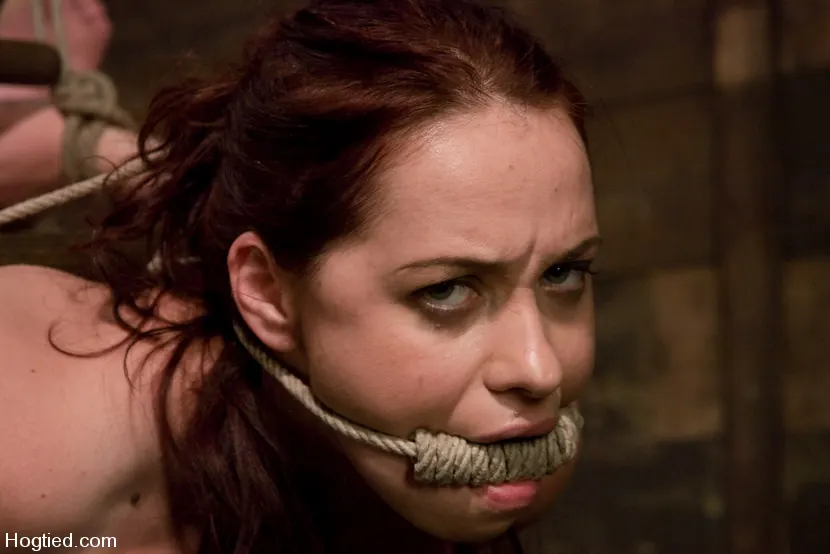 Olga Cabaeva en 'Can't Get Enough' from 'Kink' (foto 6) Kink 'Can't Get Enough' protagonizando Olga Cabaeva (foto 6)