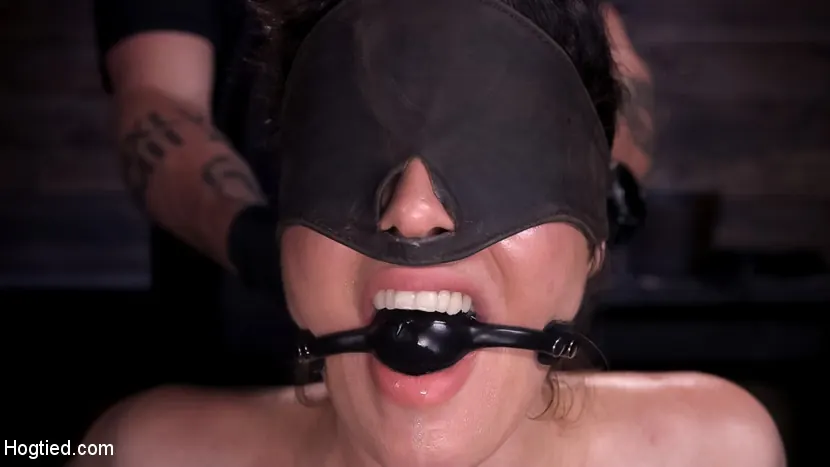 Olive Glass に 'ホットボディ、全てのナチュラルロープスラットは苦痛とオルガズムに服従する' from 'Kink' (写真 5) Kink 'ホットボディ、全てのナチュラルロープスラットは苦痛とオルガズムに服従する' 主演 Olive Glass (写真 5)