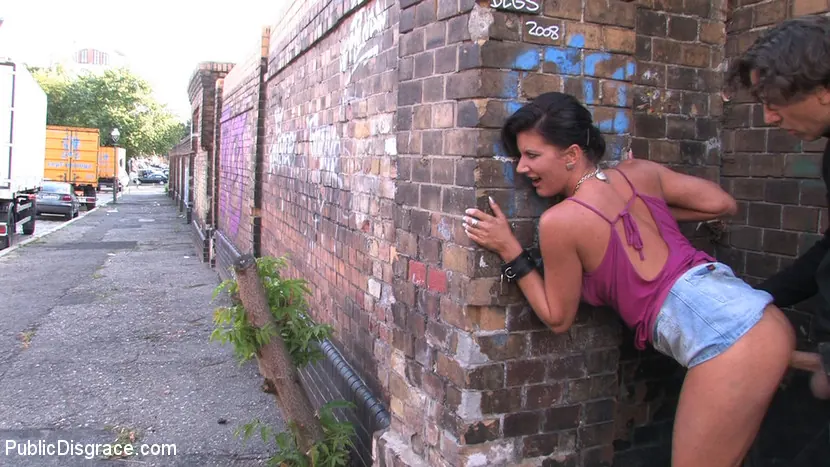 オリビア に 'オリビア' from 'Kink' (写真 11) Kink 'オリビア' 主演 オリビア (写真 11)