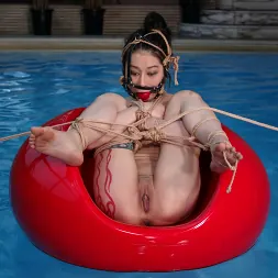 Osada Steve in and June Mizuna (Photo 8) Osada Steve in 'Kink' and June Mizuna (Thumbnail 8)