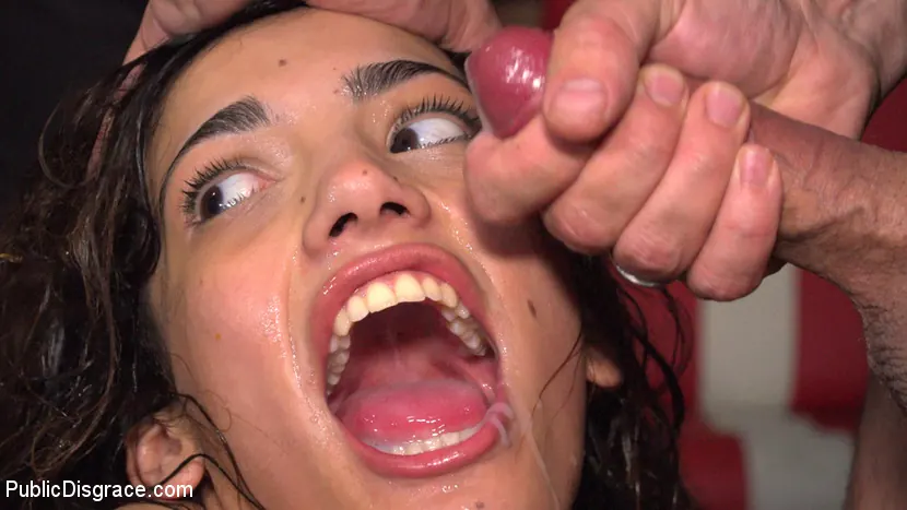 Kink 'La novata Penélope es suspendida, azotada y follada' protagonizando Valentina Bianco (foto 23)