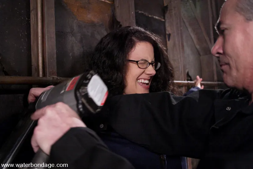 Kink 'Penny Barber' starring Penny Barber (Photo 2)