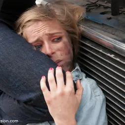 Penny Pax en 'Kink' Una puta que ayuda: una presentación destacada sobre sexo duro (Miniatura 17)