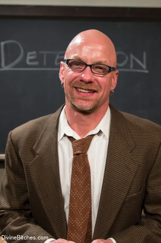 Kink '¡La princesa malcriada Penny le pone los cuernos a su maestra frente a toda la clase!' protagonizando Penny Pax (foto 6)