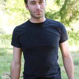 Penny Pax en 'Kink' Capturadas en el bosque: una presentación destacada: dos hermosas rubias folladas brutalmente en la naturaleza (Miniatura 18)