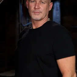 Penny Pax en 'Kink' La inocente Penny Pax se enfrenta a Mark Davis en una situación de esclavitud extrema (Miniatura 1)