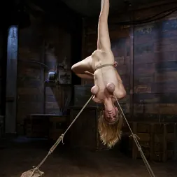 Penny Pax en 'Kink' La inocente Penny Pax se enfrenta a Mark Davis en una situación de esclavitud extrema (Miniatura 11)