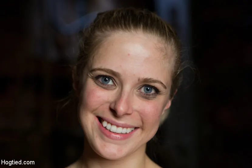 Kink 'La inocente Penny Pax se enfrenta a Mark Davis en una situación de esclavitud extrema' protagonizando Penny Pax (foto 12)