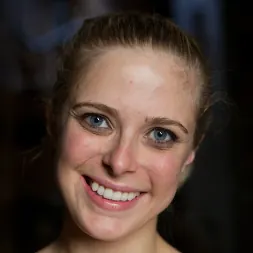 Penny Pax en 'Kink' La inocente Penny Pax se enfrenta a Mark Davis en una situación de esclavitud extrema (Miniatura 12)