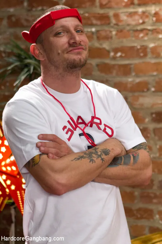 Kink 'SIN SALVAVIDAS DE SERVICIO: ¡Penny Pax es follada por 5 pollas!' protagonizando Penny Pax (foto 2)