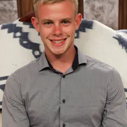 Penny Pax en 'Kink' Adoración de pies y trabajo con los pies en la zapatería (Miniatura 20)