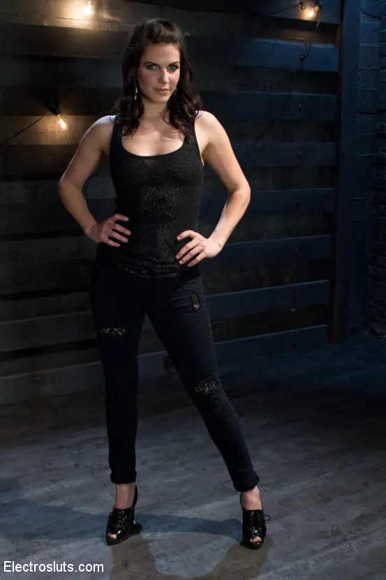 Kink 'Rodeado de electricidad' protagonizando Penny Pax (foto 12)