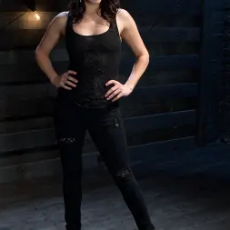 Penny Pax en 'Kink' Rodeado de electricidad (Miniatura 12)