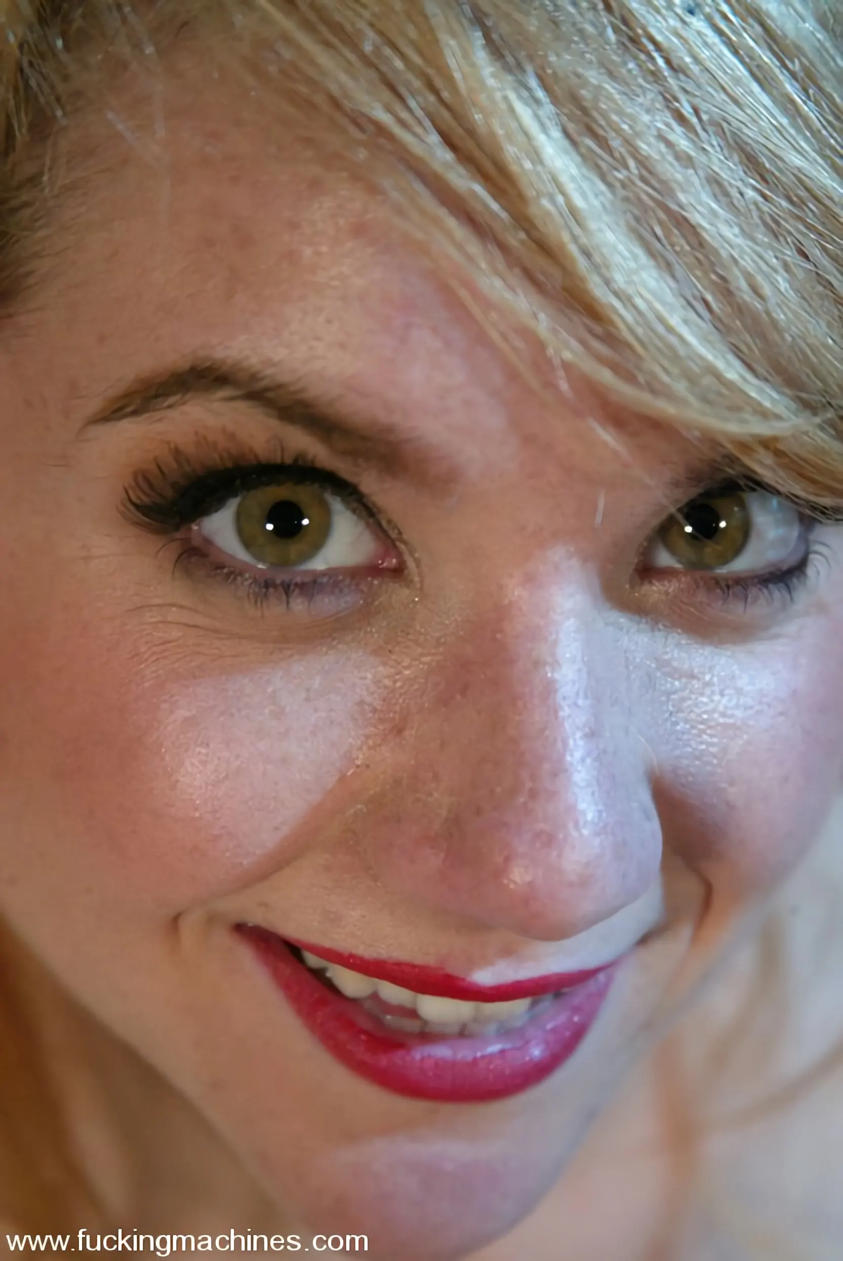 ピンキーリー に 'ピンキーリー' from 'Kink' (写真 1) Kink 'ピンキーリー' 主演 ピンキーリー (写真 1)