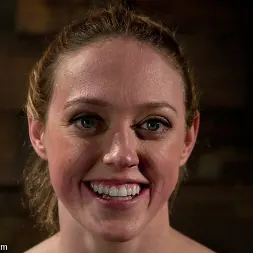 Princess Donna Dolore en 'Kink' Tetas grandes, bondage apretado y juguetes eléctricos increíbles (Miniatura 7)