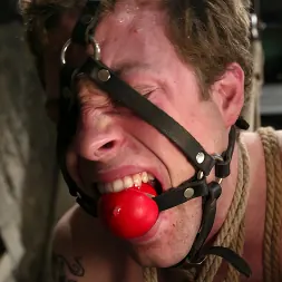 Princess Donna Dolore in 'Kink' Elliot Skellington and Princess Donna Dolore (Thumbnail 9)