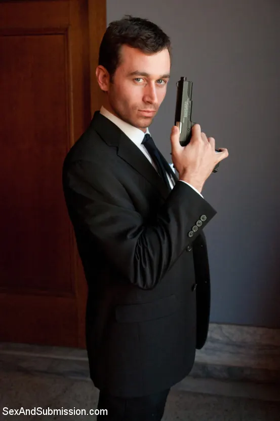 Kink 'Spy vs Spy: The Medvedenko Affair A Feature Presentation' starring Princess Donna Dolore (Photo 1)