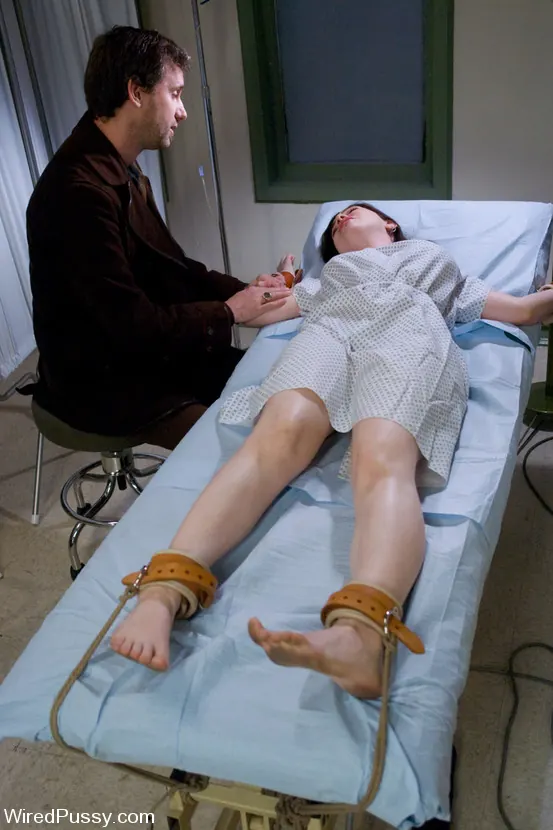 Kink 'The Night Staff' starring Princess Donna Dolore (Photo 5)