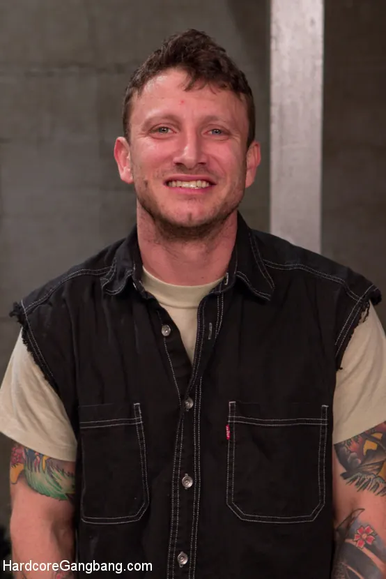 Rachael Madori en 'Bukkake de chicas motociclistas' from 'Kink' (foto 3) Kink 'Bukkake de chicas motociclistas' protagonizando Rachael Madori (foto 3)