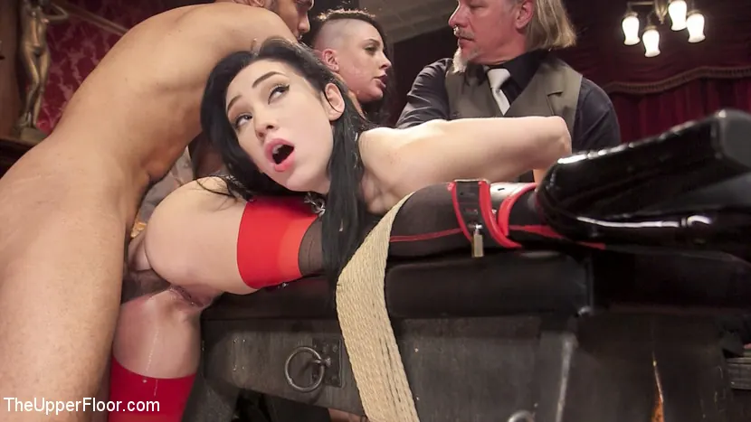 Kink '緊密に結ばれ、罰せられた新鮮な服従する女の子' 主演 Rachael Madori (写真 8)