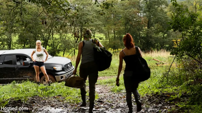 Kink 'The Dig: una película de terror sobre secuestros BDSM protagonizada por Cherry Torn, Rain DeGrey e Iona Grace' protagonizando Rain DeGrey (foto 2)