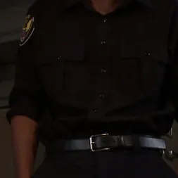 Angell Summers に 'Kink' 5人の刑務所警備員がフランスの湯たんぽに殴られる (サムネイル 7)