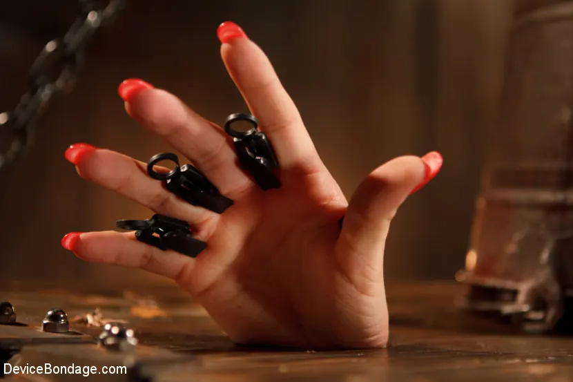 Kink 'Feeling the Pain' starring Rilynn Rae (Photo 8)