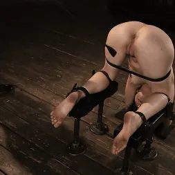 Rosalyn Sphinx en 'Kink' Rosalyn Sphinx: ¡Esclavitud agotadora, tormento y un Sybian! (Miniatura 12)