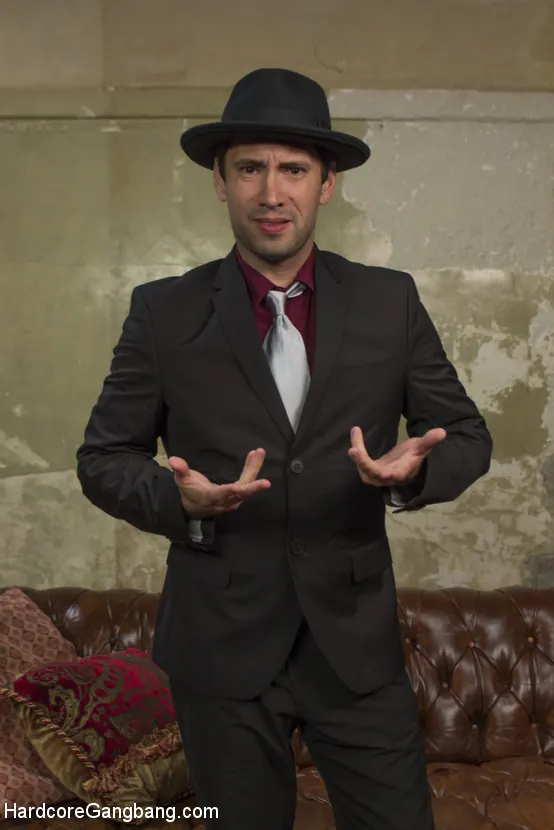 Rose Rhapsody に 'エージェントの気密:Slutty Fedは彼女のすべての穴に5つのハードコックを取る' from 'Kink' (写真 19) Kink 'エージェントの気密:Slutty Fedは彼女のすべての穴に5つのハードコックを取る' 主演 Rose Rhapsody (写真 19)