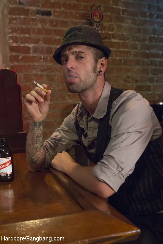 Rose Rhapsody に 'エージェントの気密:Slutty Fedは彼女のすべての穴に5つのハードコックを取る' from 'Kink' (写真 23) Kink 'エージェントの気密:Slutty Fedは彼女のすべての穴に5つのハードコックを取る' 主演 Rose Rhapsody (写真 23)