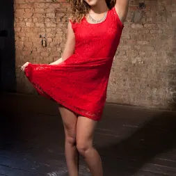 Roxanne Rae en Éxtasis brutal en bondage extremo (foto 2) Roxanne Rae en 'Kink' Éxtasis brutal en bondage extremo (Miniatura 2)