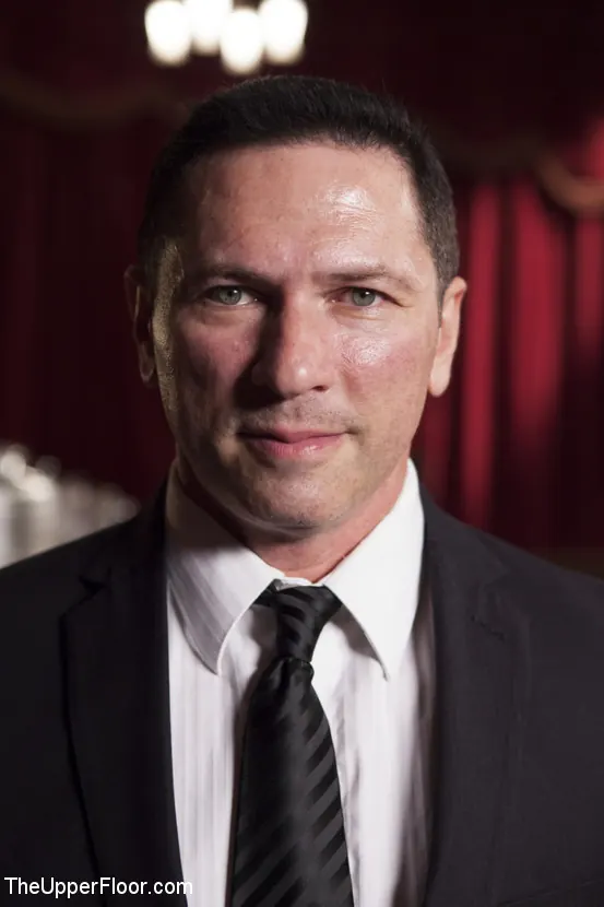 Roxanne Rae en 'La muñeca inocente y la esclava zorra anal' from 'Kink' (foto 4) Kink 'La muñeca inocente y la esclava zorra anal' protagonizando Roxanne Rae (foto 4)