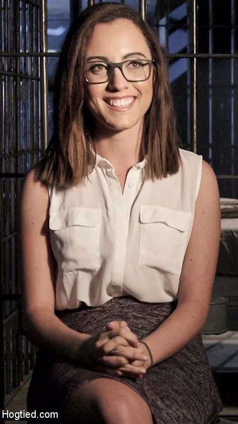 Roxanne Rae に '間違った時に間違った場所' from 'Kink' (写真 1) Kink '間違った時に間違った場所' 主演 Roxanne Rae (写真 1)