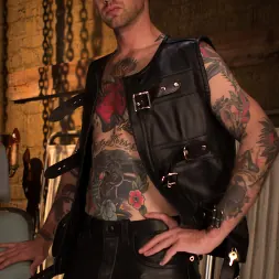 Roxy Raye en ¡Infierno Gaper! (foto 1) Roxy Raye en 'Kink' ¡Infierno Gaper! (Miniatura 1)