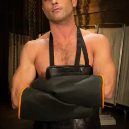 Roxy Raye en ¡Infierno Gaper! (foto 2) Roxy Raye en 'Kink' ¡Infierno Gaper! (Miniatura 2)