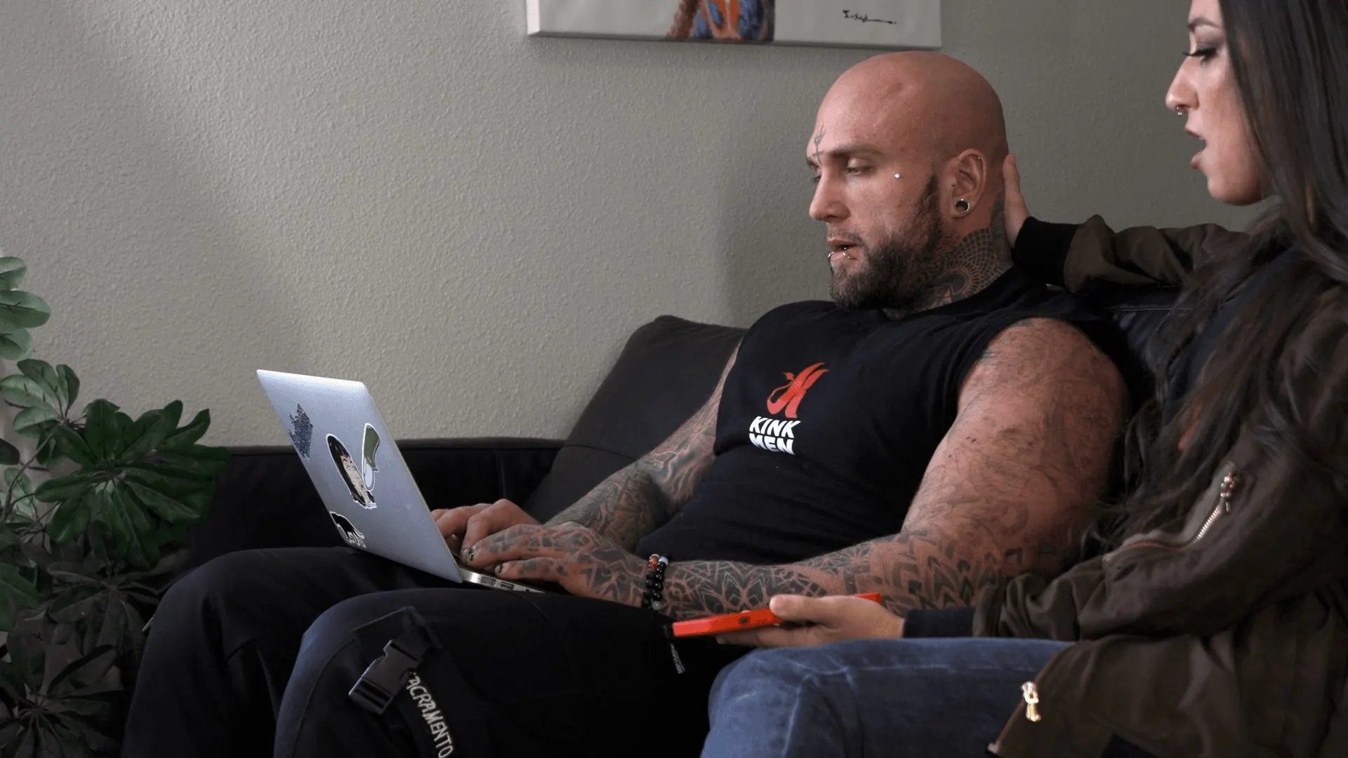 Ruby Enraylls に 'あなたが望むものに注意してください:ルビーエンレイル、フレイヤフォンドゥーム、グンナーストーン' from 'Kink' (写真 2) Kink 'あなたが望むものに注意してください:ルビーエンレイル、フレイヤフォンドゥーム、グンナーストーン' 主演 Ruby Enraylls (写真 2)